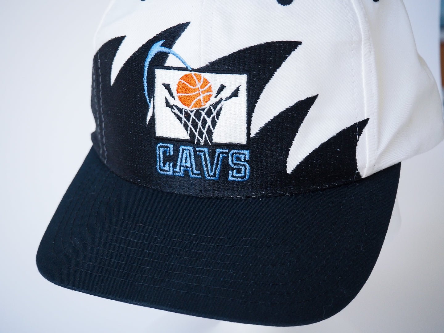 Rare 90s Cleveland Cavaliers Sharktooth Snapback – Vintage Logo 7 Accessories - Logo 7 - Afterthought Vintage