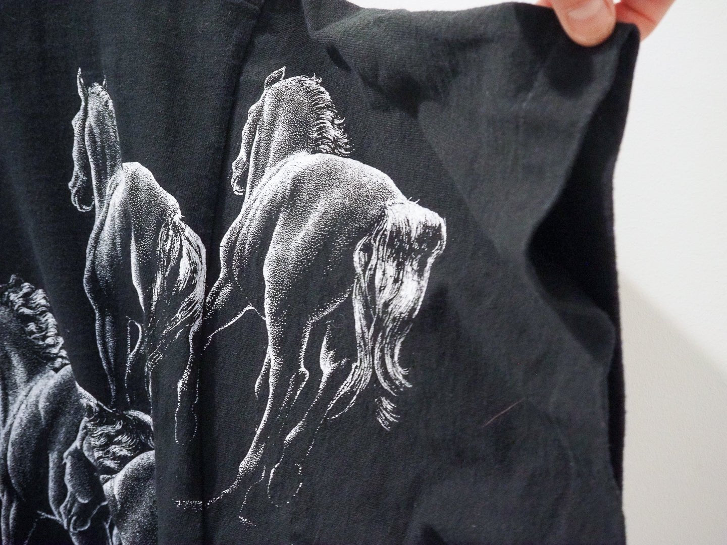 Vintage 1990s Wildhorse Saloon Nashville T-Shirt – Allover Horse Print Clothes - Fruit of The Loom - Afterthought Vintage