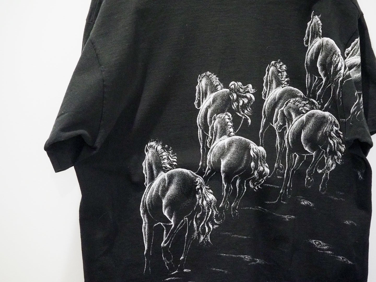 Vintage 1990s Wildhorse Saloon Nashville T-Shirt – Allover Horse Print Clothes - Fruit of The Loom - Afterthought Vintage